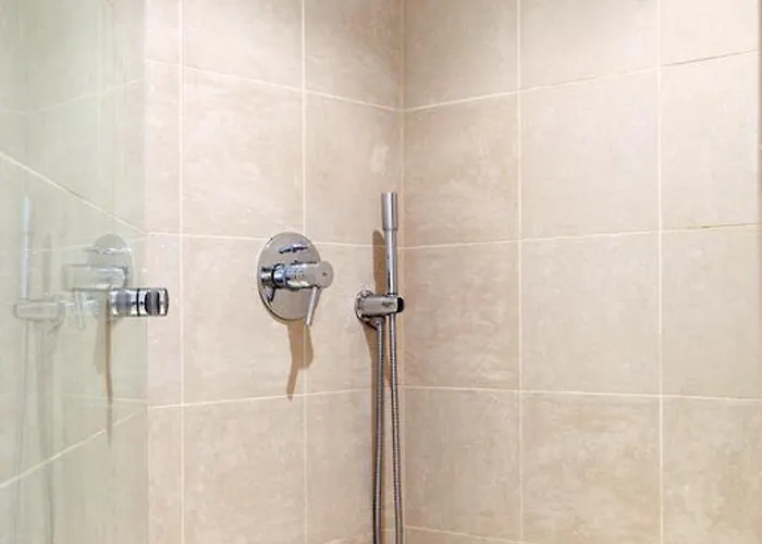 Albe Bastille מלון